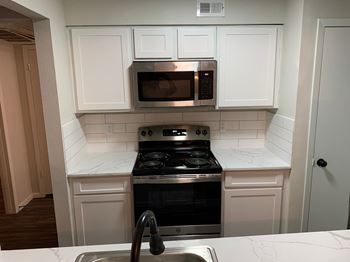Upgraded Bathroom Northwest Austin Apartments